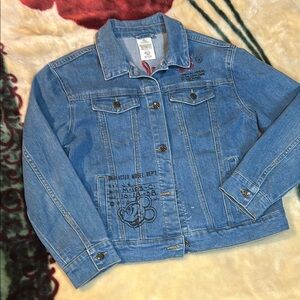 Blue Jean Jacket with Classic Design and Contrast Stitching